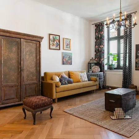 Center Art Deco Apartment